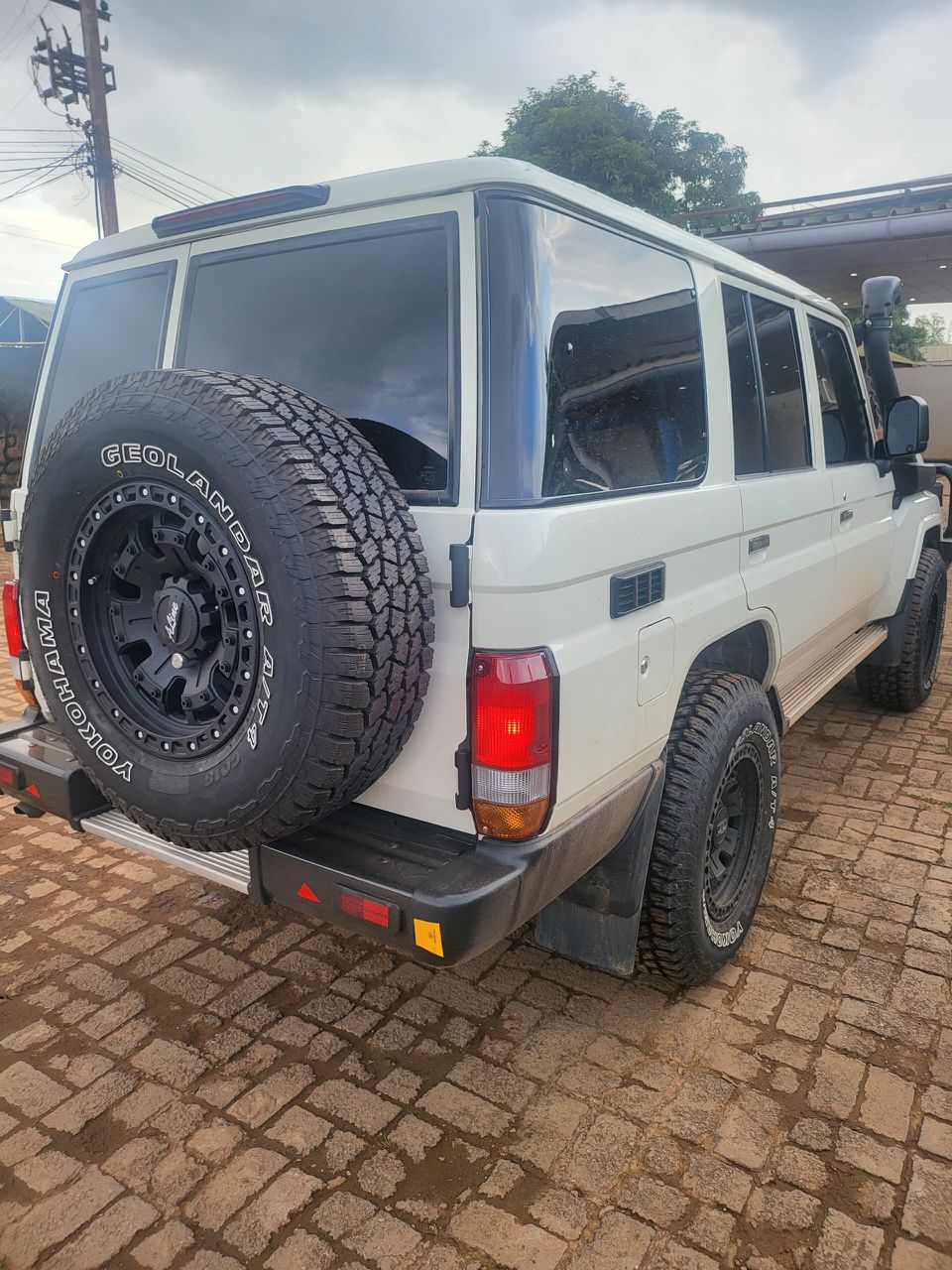 LAND CRUISER LX