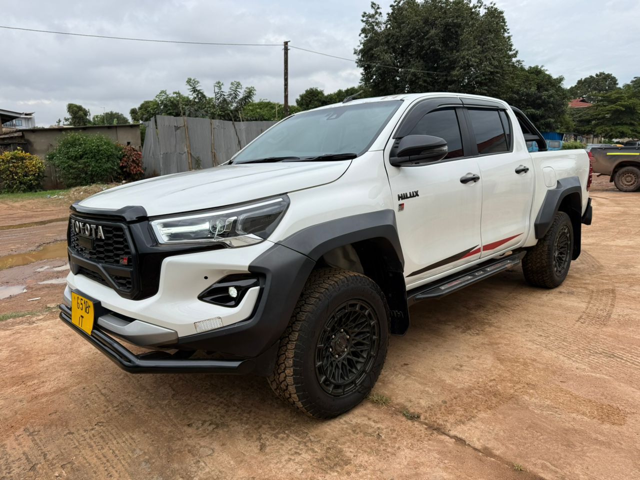 TOYOTA HILUX