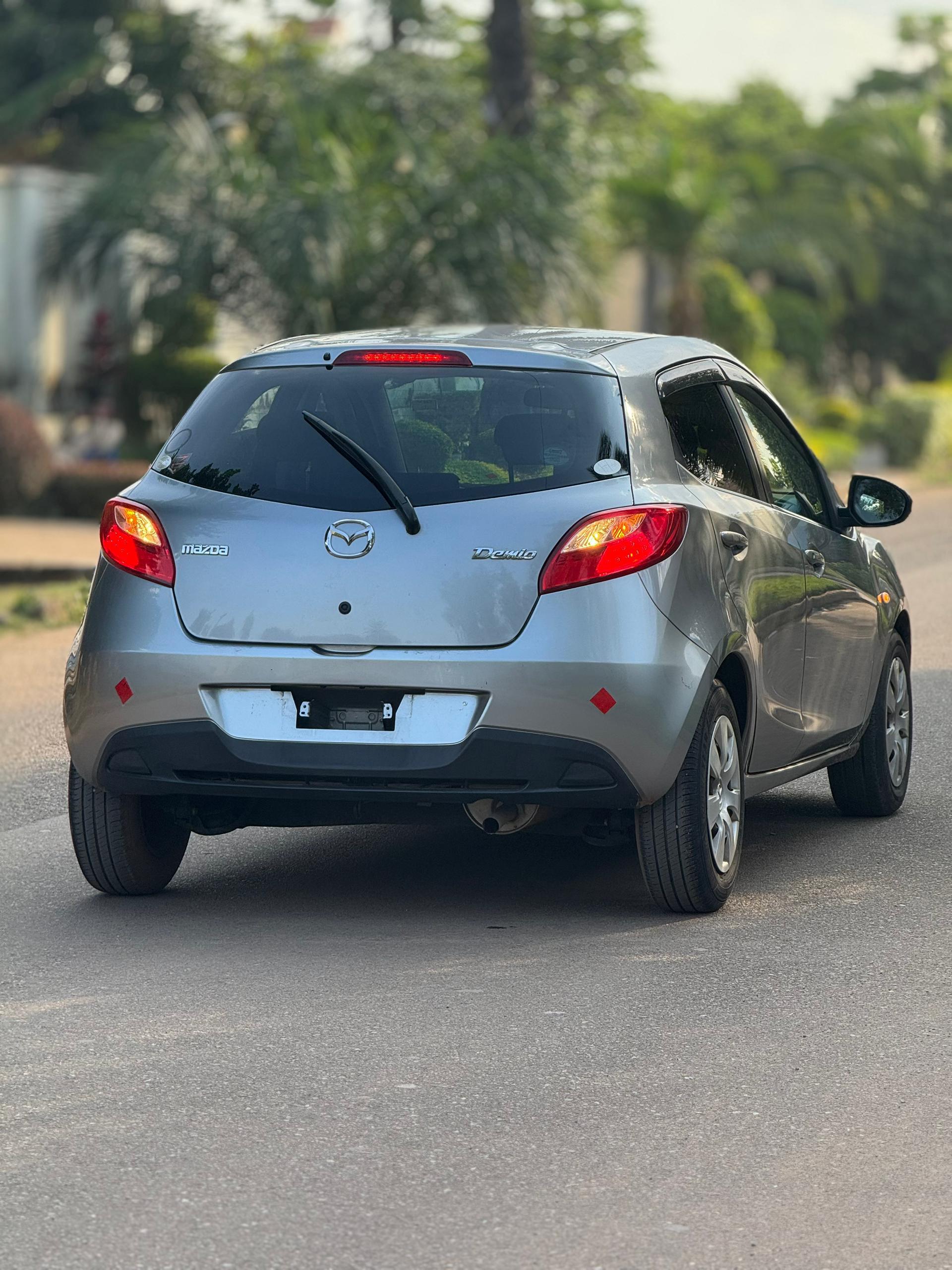 Mazda Demio it
