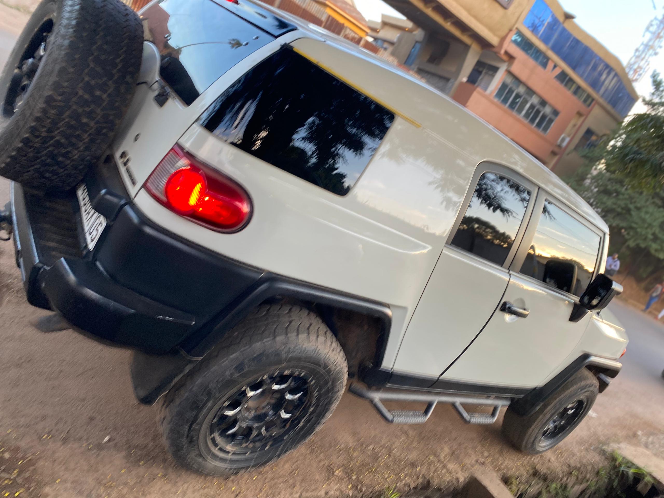 TOYOTA FJ