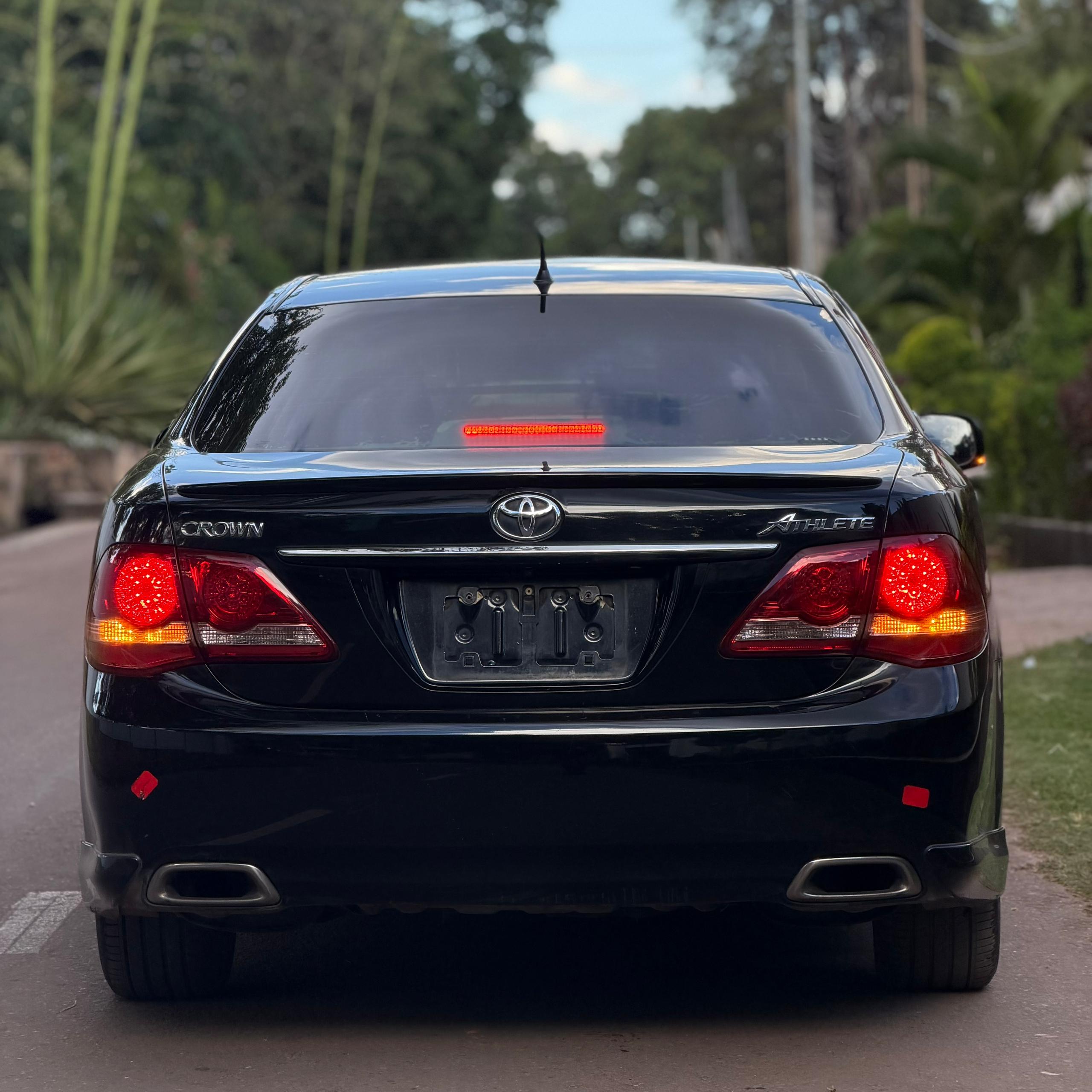 TOYOTA CROWN