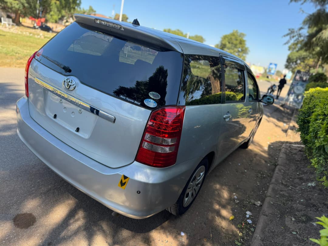 TOYOTA WISH