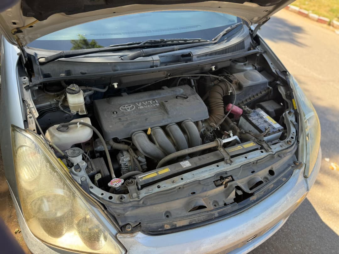 TOYOTA WISH